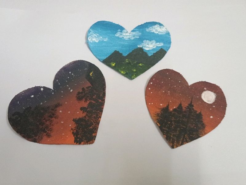 Landscape Scenari In Heart Shape Canvas Paper