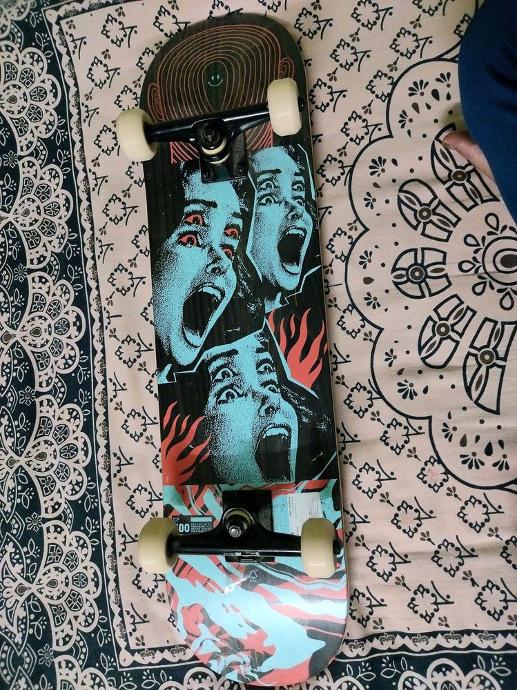 N8" Adult Skateboard CP500 Never Used From Decath