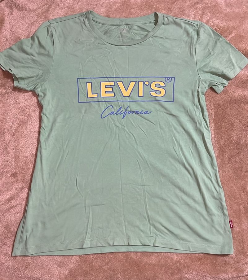 Levi’s T-shirt Women