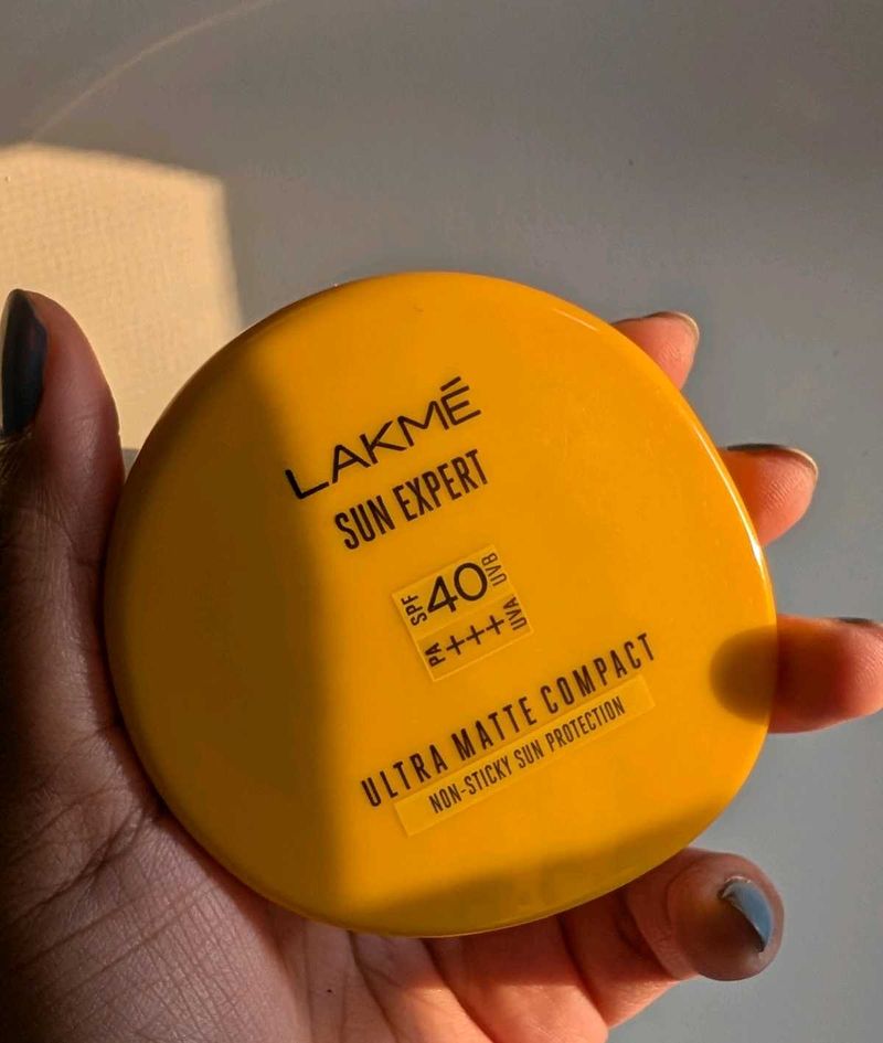 Lakme Ultra Matte Compact SPF 40