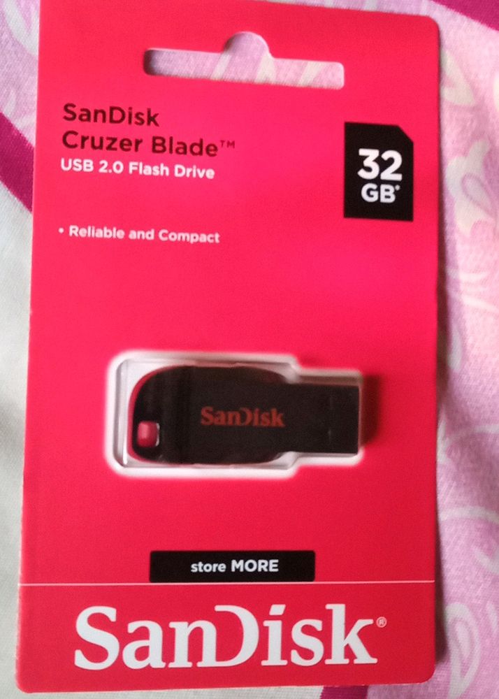 32 GB Sandisk Pendrive