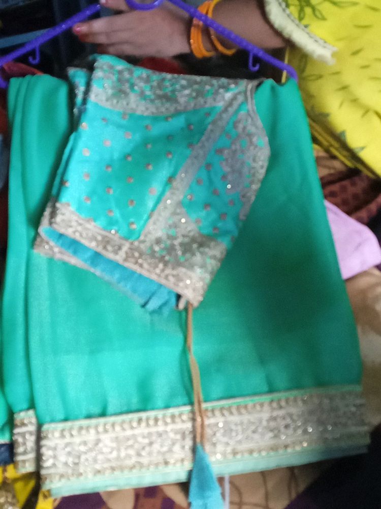 I Am Selling Saree