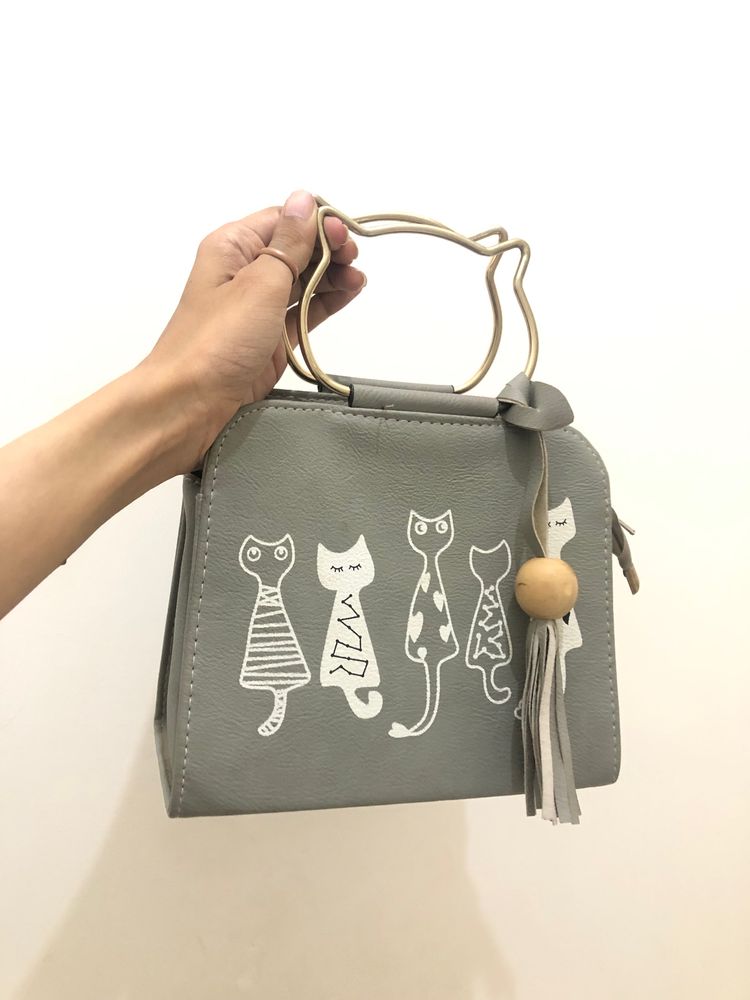 Grey Cat Sling