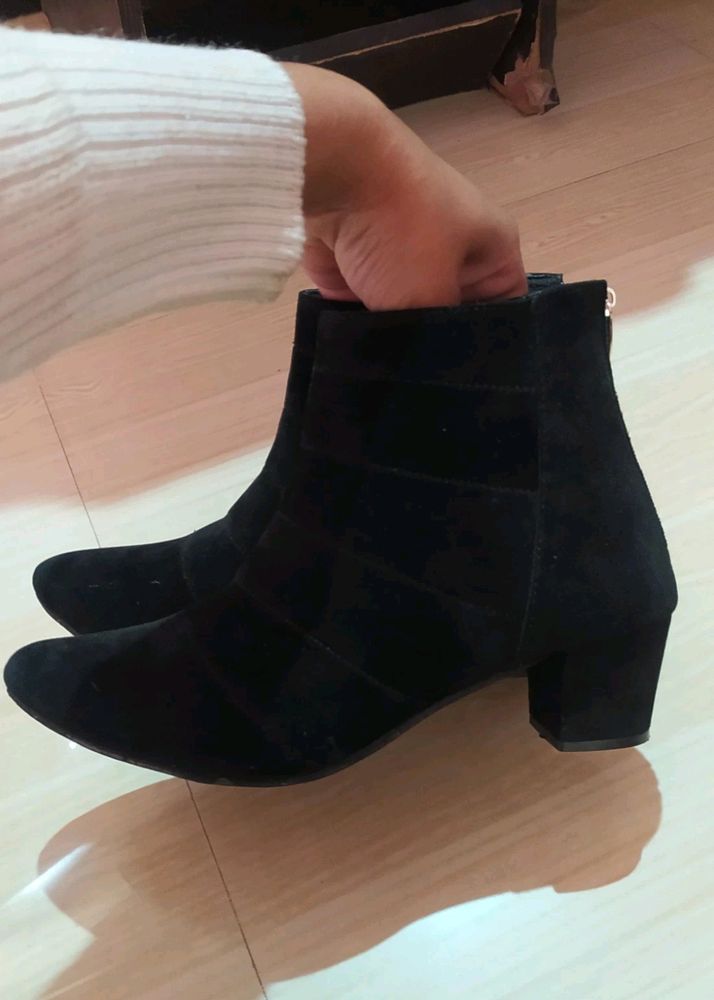 Stylish Heeled Boots