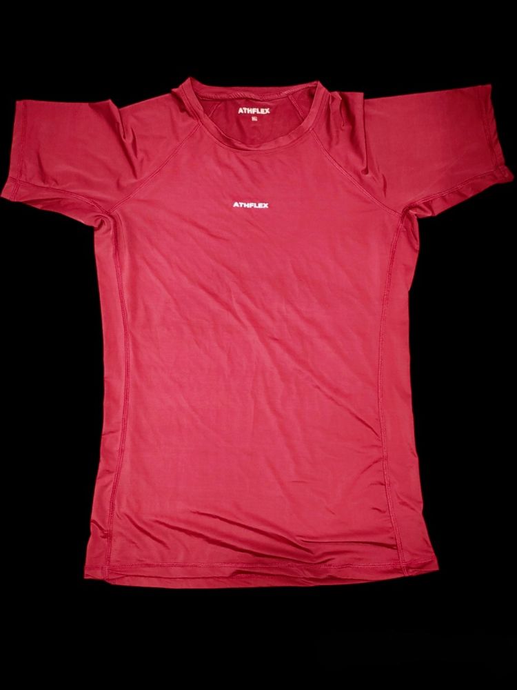 Men Compression Fit T-Shirt with Crew Neck