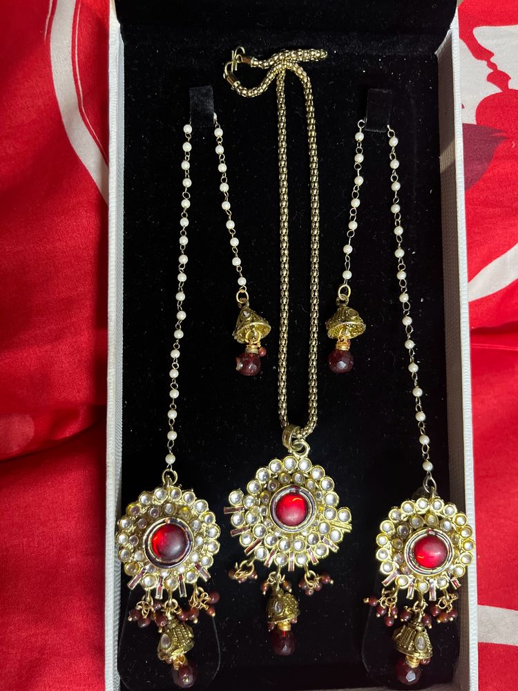 Mehroon Golden Jewellery Set