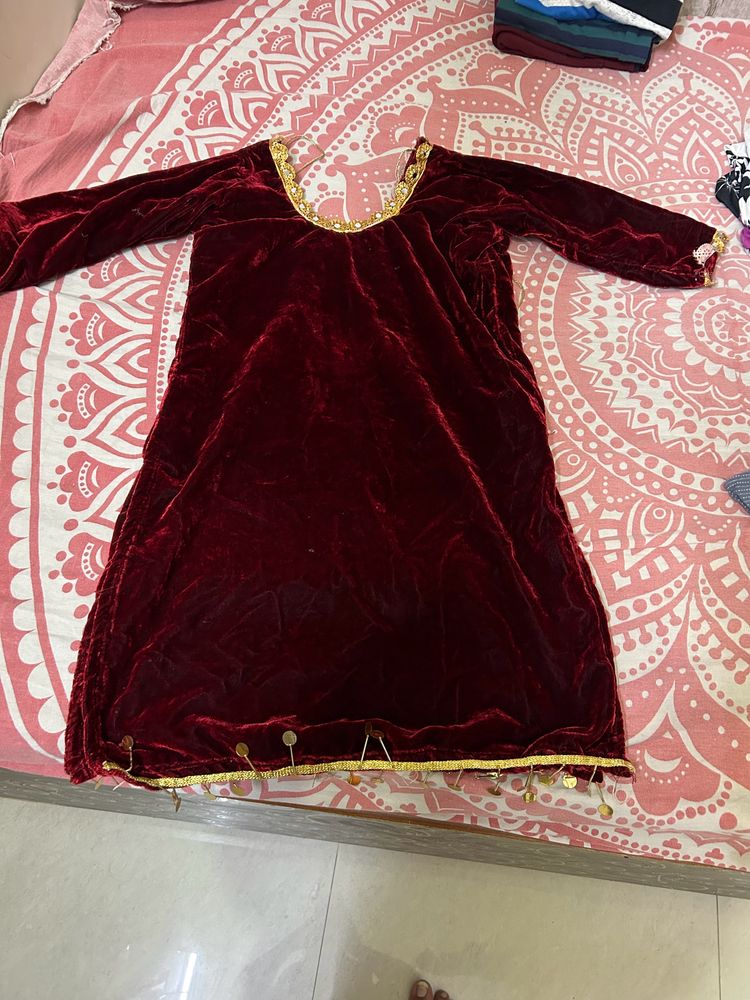 Women Velvet Kurta