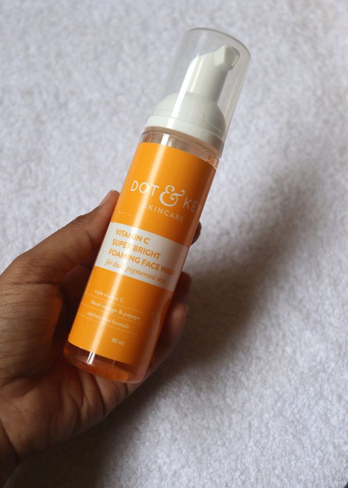 Dot & Key Vitamin C Super Bright Foaming Facewash