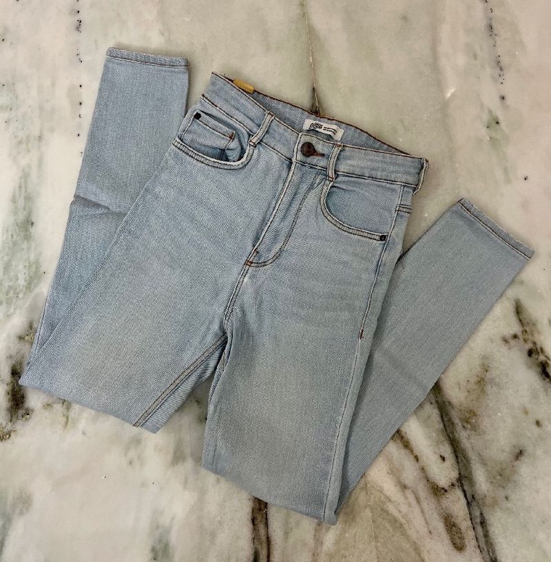 Price Drop 🌷ZARA TRF High Waist Jeans Size Euro34