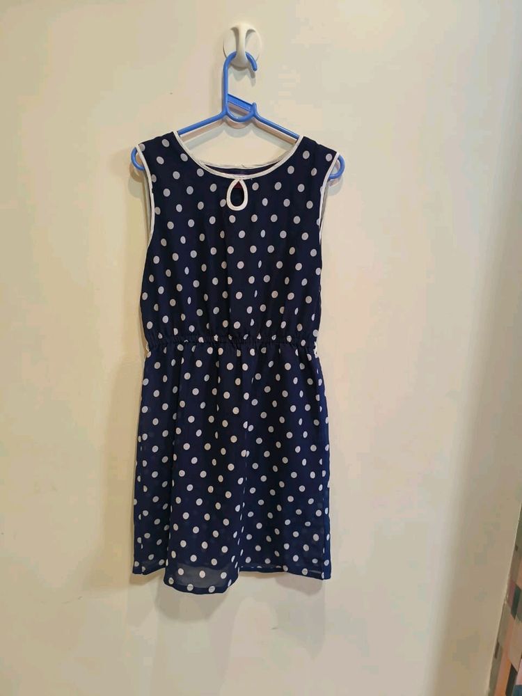 A Round Shape Dress For Women / Girls