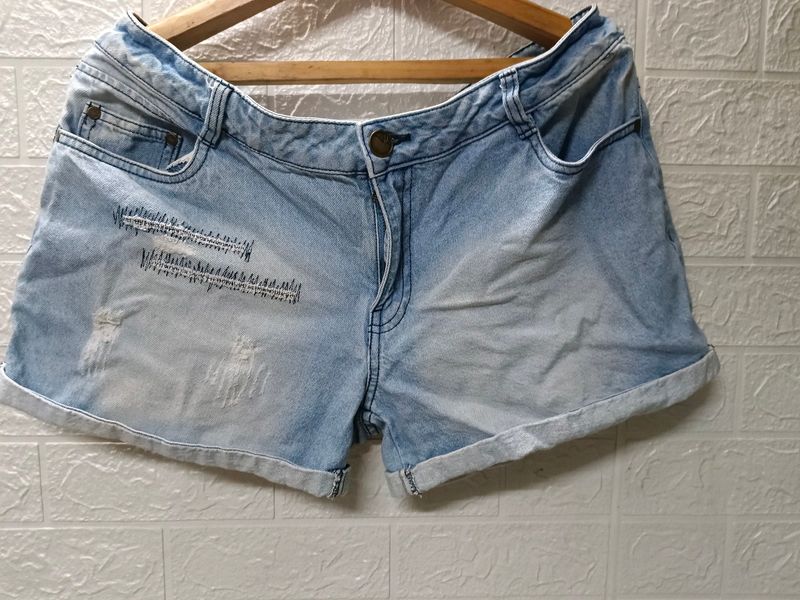 Denim Short Pants – Effortless Style for Medium to