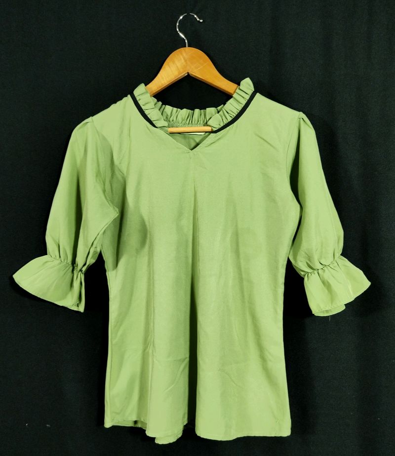 Light Green Top (Woman)