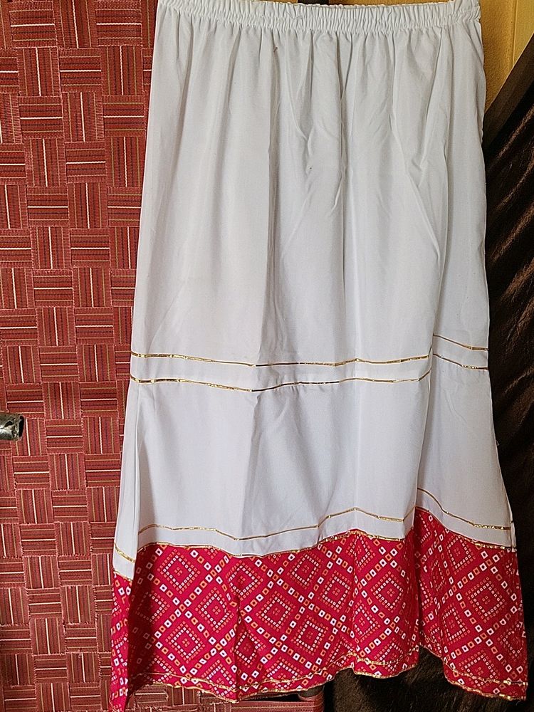 Skirt For Women White And Pink Bandhani Print