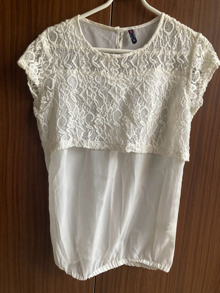 Beautiful White Top From Lee Cooper