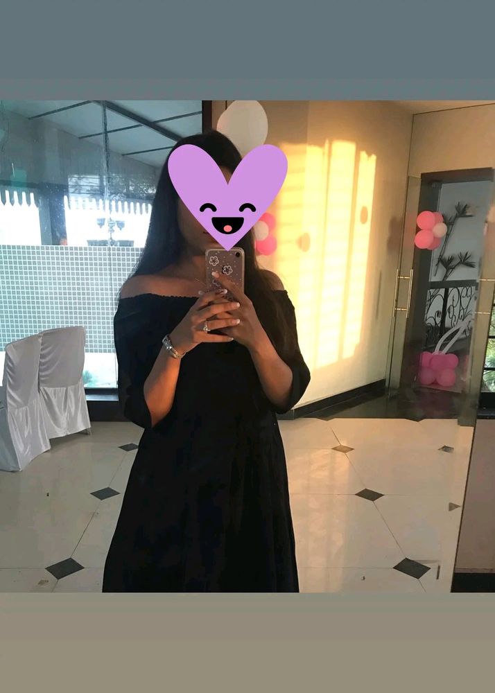 Supercute Black Offshoulder Dress