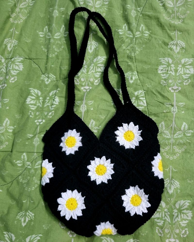 Daisy Sling Bag