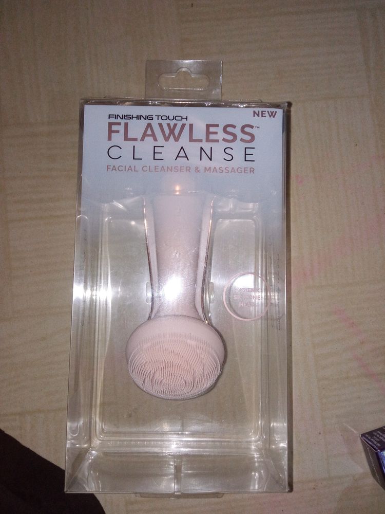 Flawless Cleans Facial Cleanser