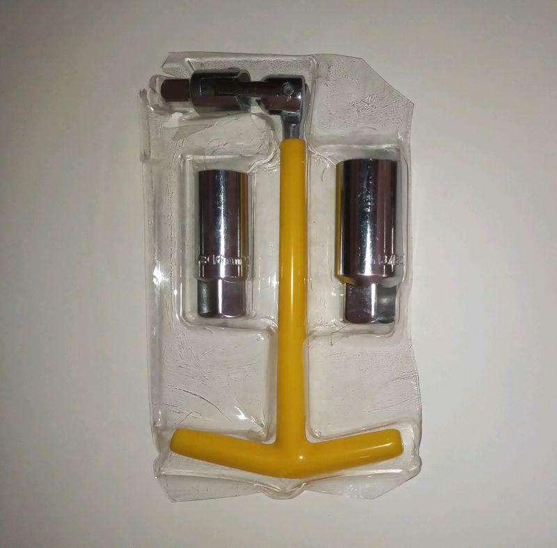 Induro Spark Plug Tool