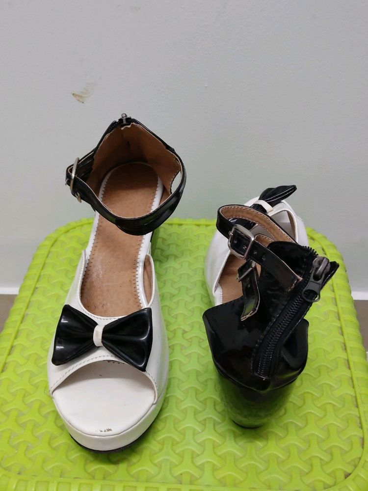 Black And White Wedges