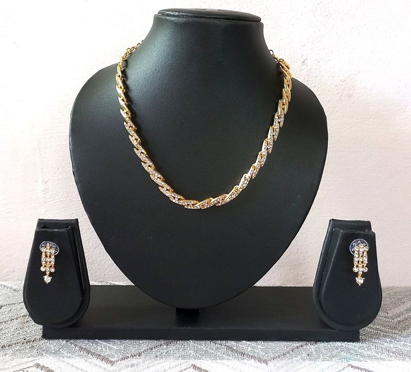 Sleek Ethnic Jewellery Set