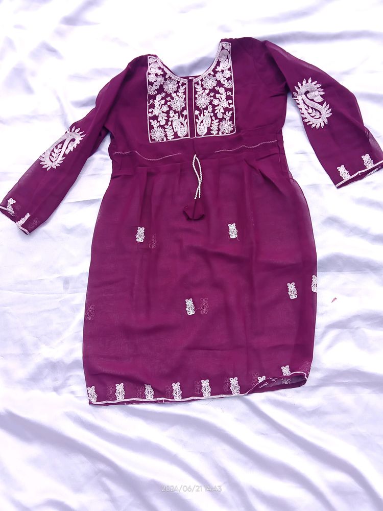 Lucknowi Chikankari Tunic