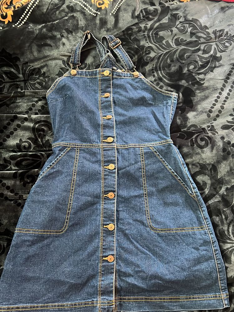 Denim Midi Dress Wid Pockets No Flaws ..