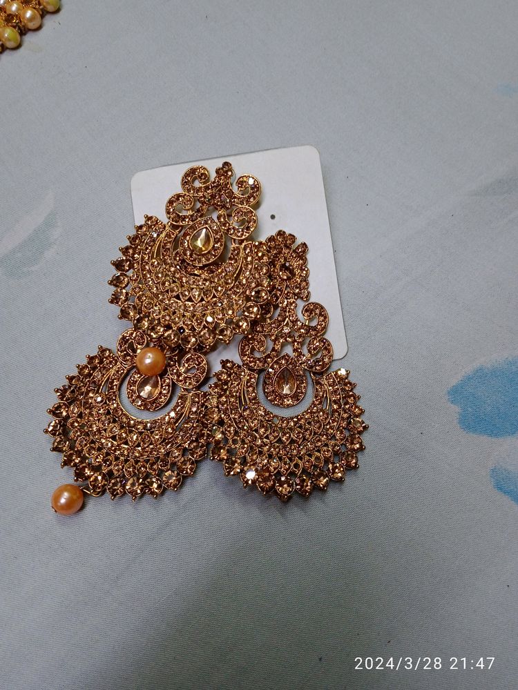 Tika Earing Set