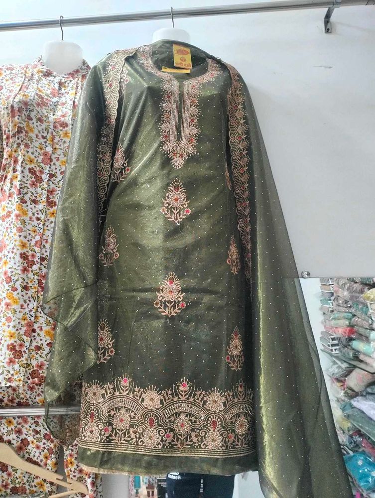 New Standard Pakistani Poshaq Dresses Beautiful Dr