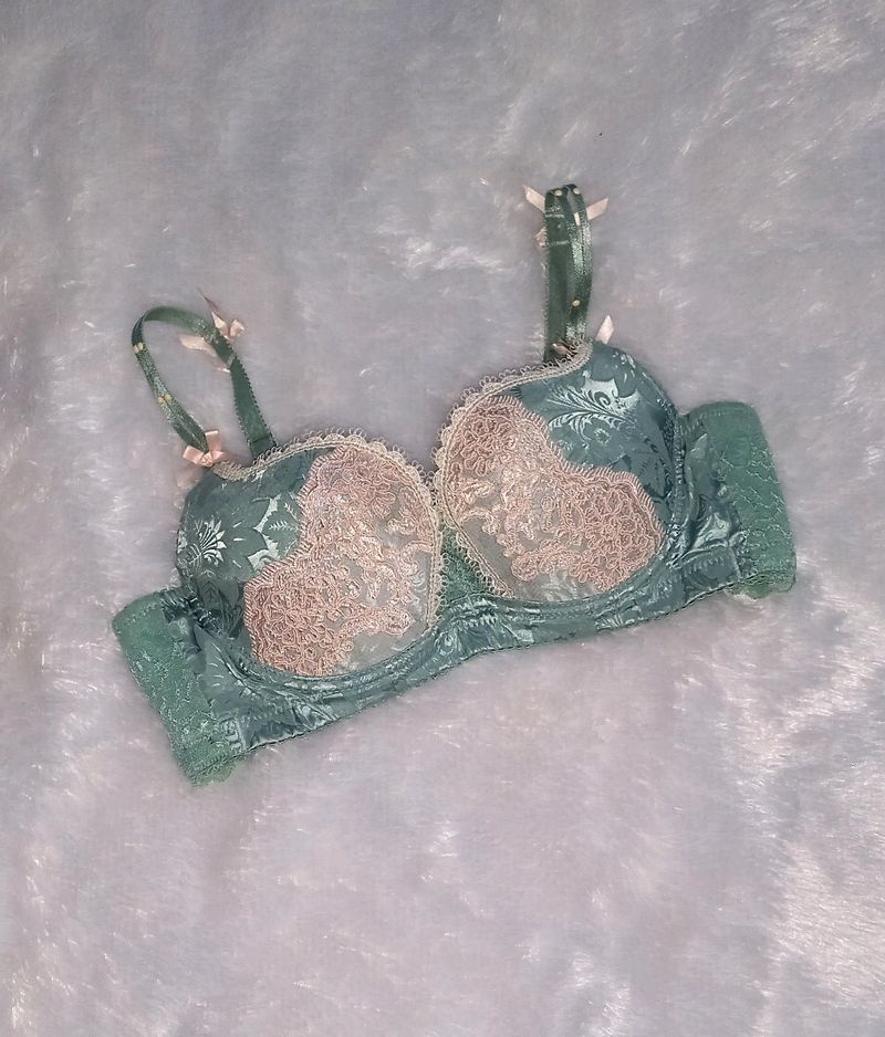 Lacy Padded Pushup Bra