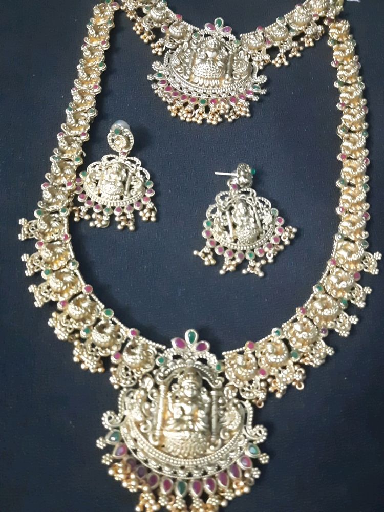 Brand New Semi Bridal Antique Set