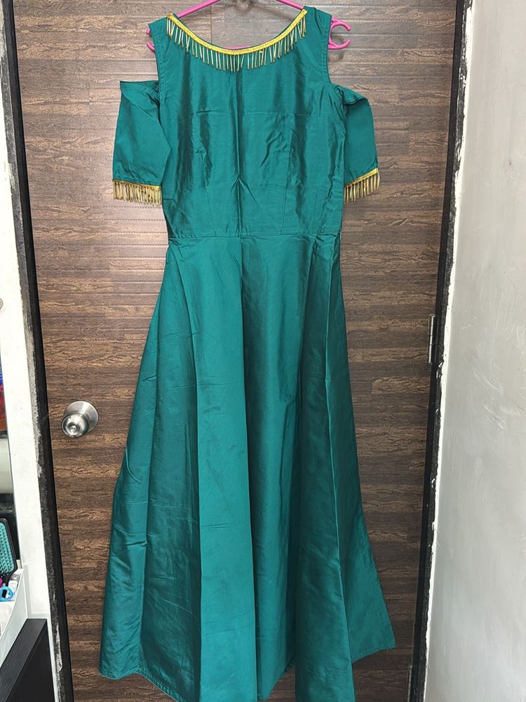 A Shoulder Cut Ethnic Gown