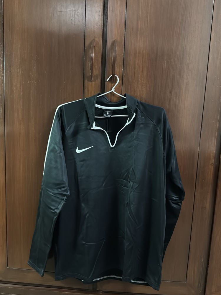 Nike Mens Warm Full Sleeves Tshirt