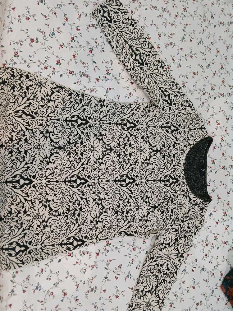 A Black and White Tunic From FIG