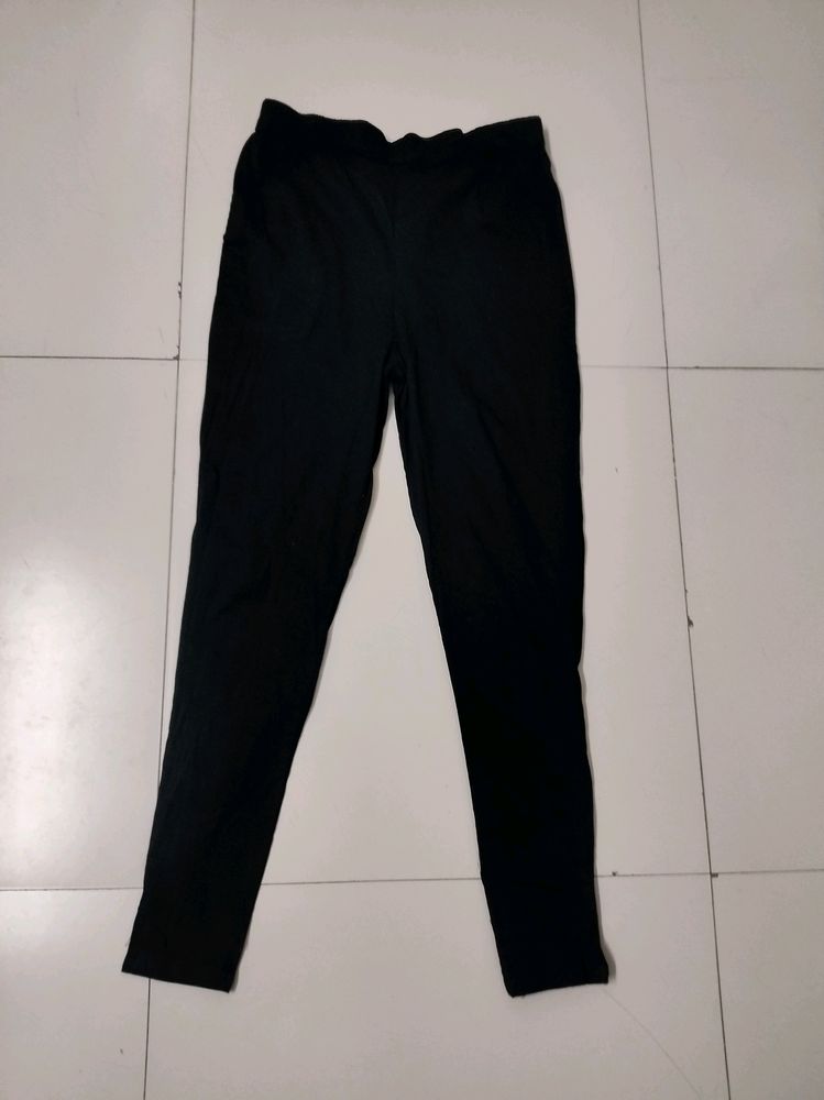 Black Strachble Pant