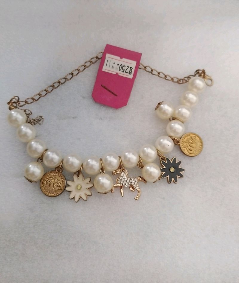 Stylish Pearl Necklace (Free Gift Anklets)