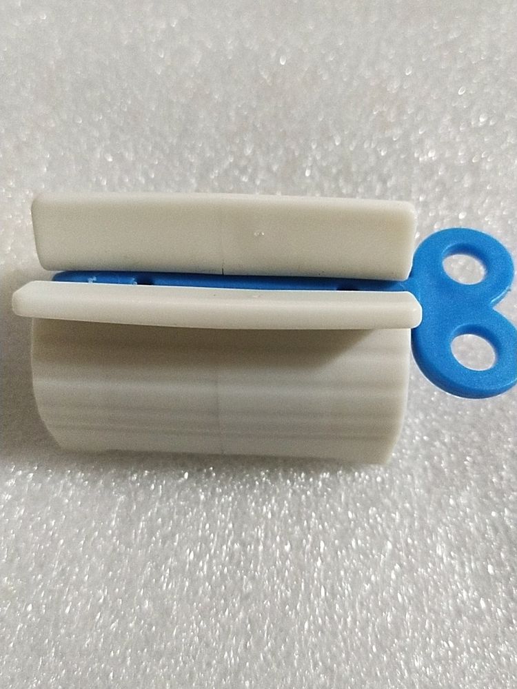 Toothpaste Squeezer