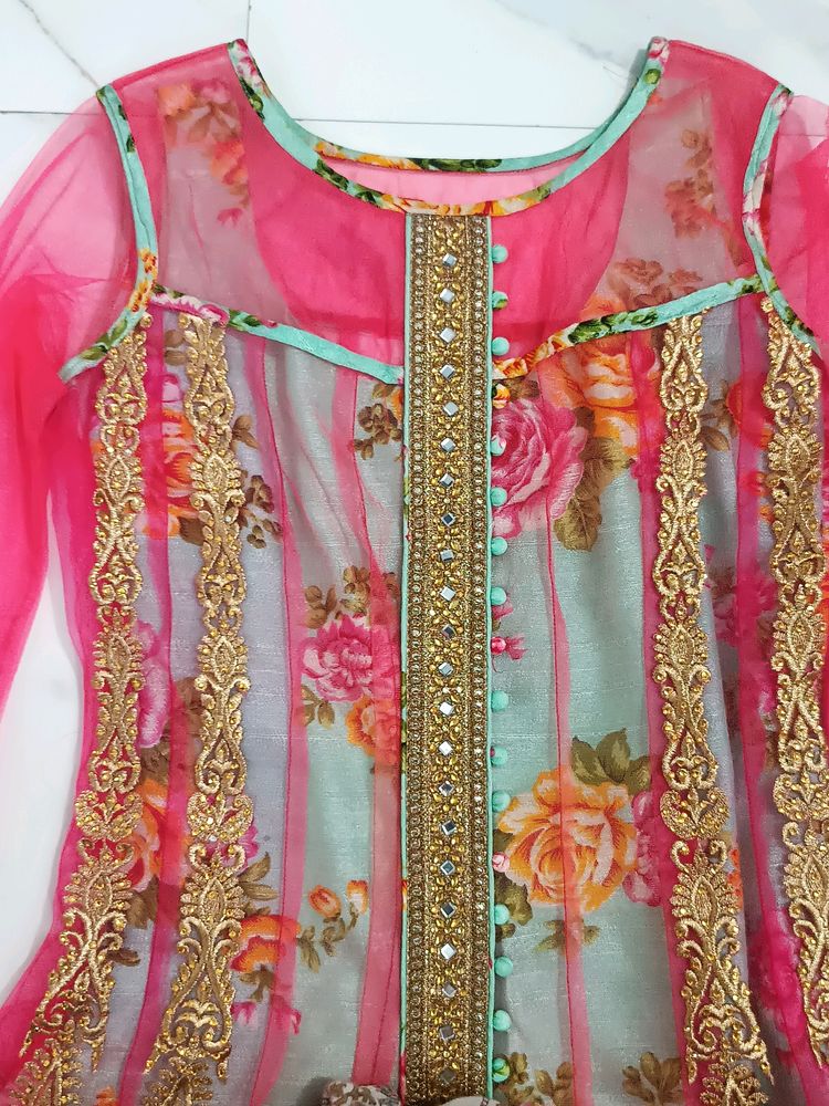 🔥Eid Offer 🔥🔥💕Beautiful Ethnic Gown 💕