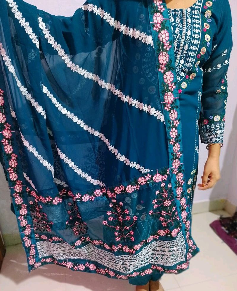 Pakistani Suit