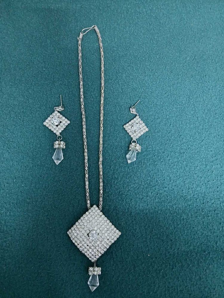 Rhinestone Pendant Necklace With Earrings