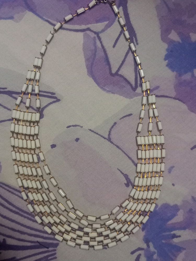 white Color Necklace With 7 Layer