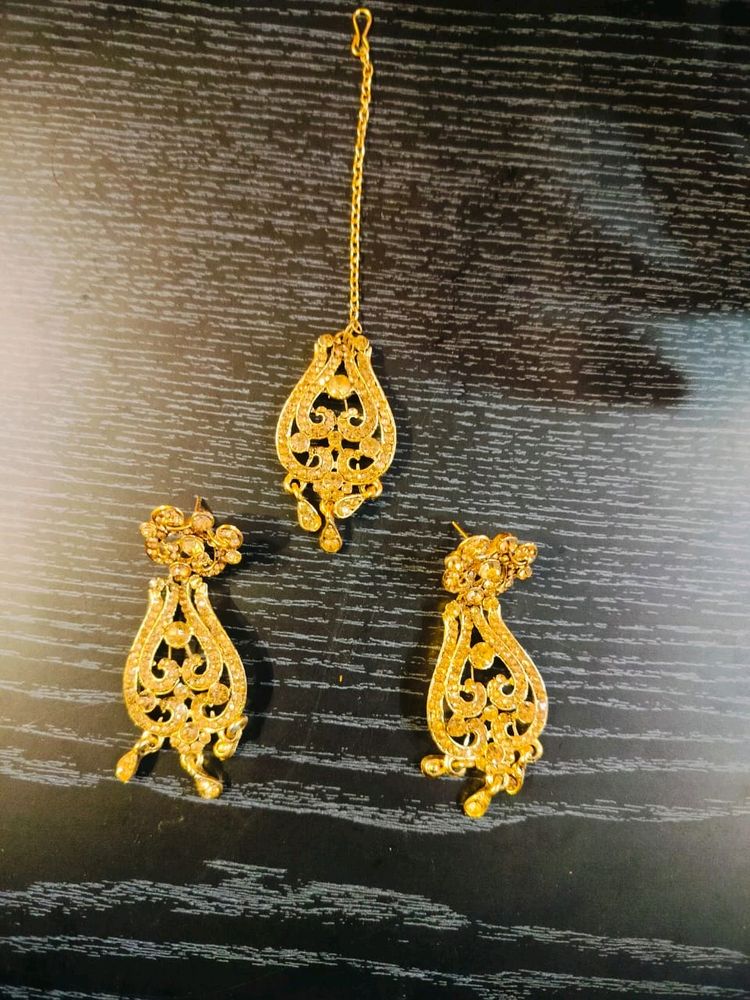 Earings And Mangtika