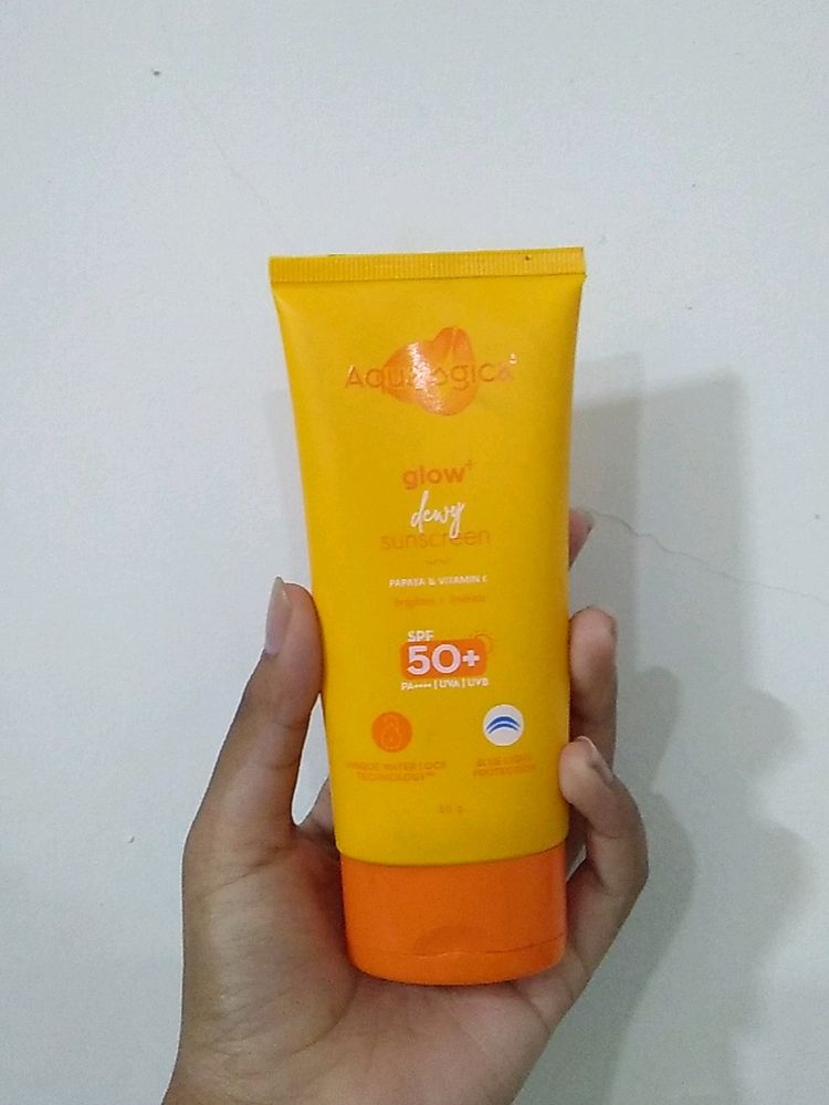 Aqualogica Glow And Dwey Sunscreen