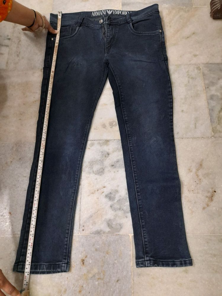 like new man's jeans 34inches length 39cm