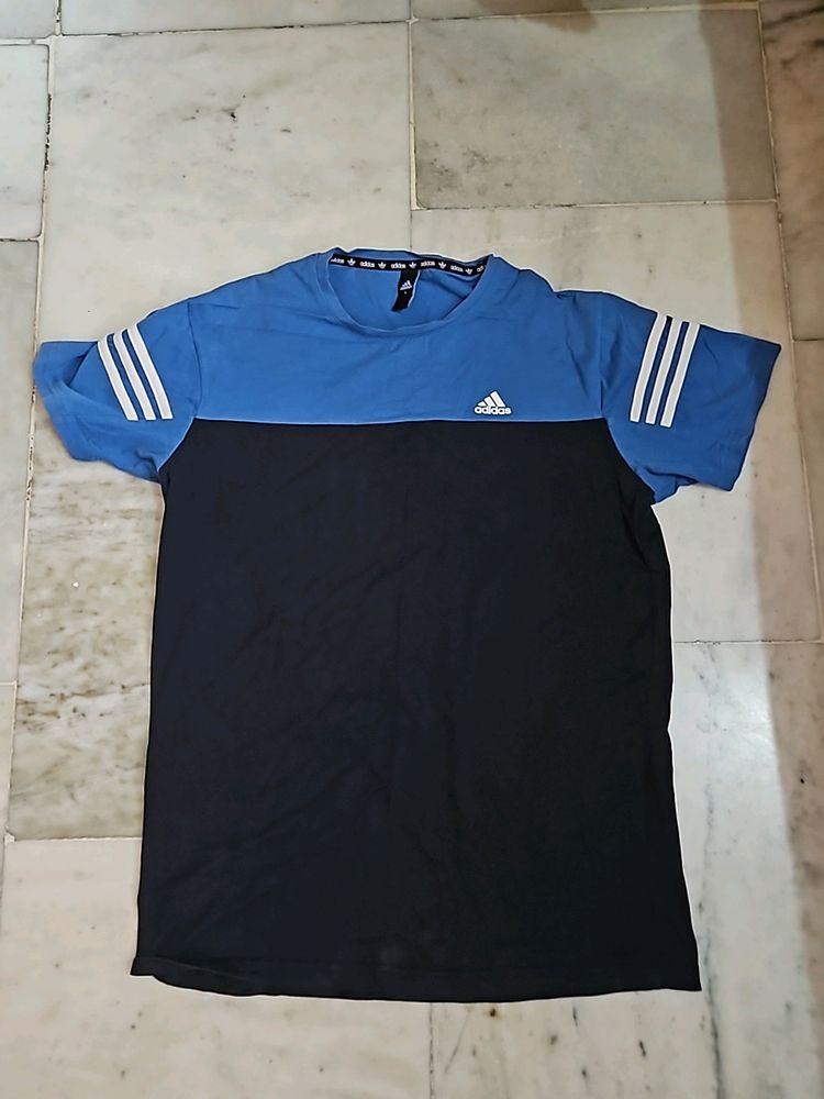 Adidas Tshirt