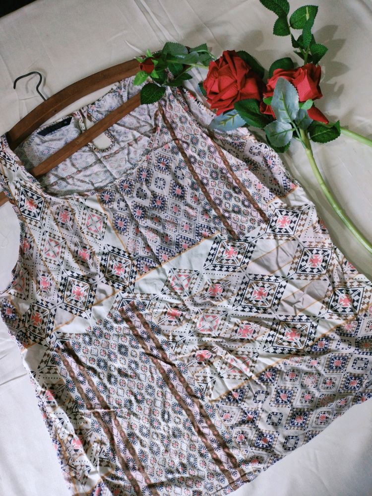 Only Multicolour Printed Sleavess Top