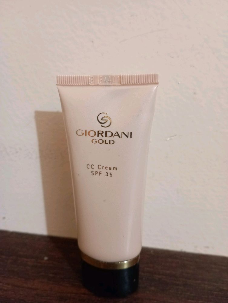 ORIFLAME GIORDANI GOLD FOUNDATION