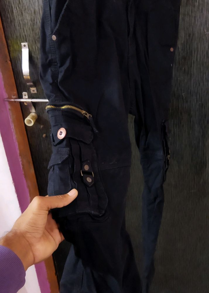 Selling Cargo Black Pant 6 Pockets