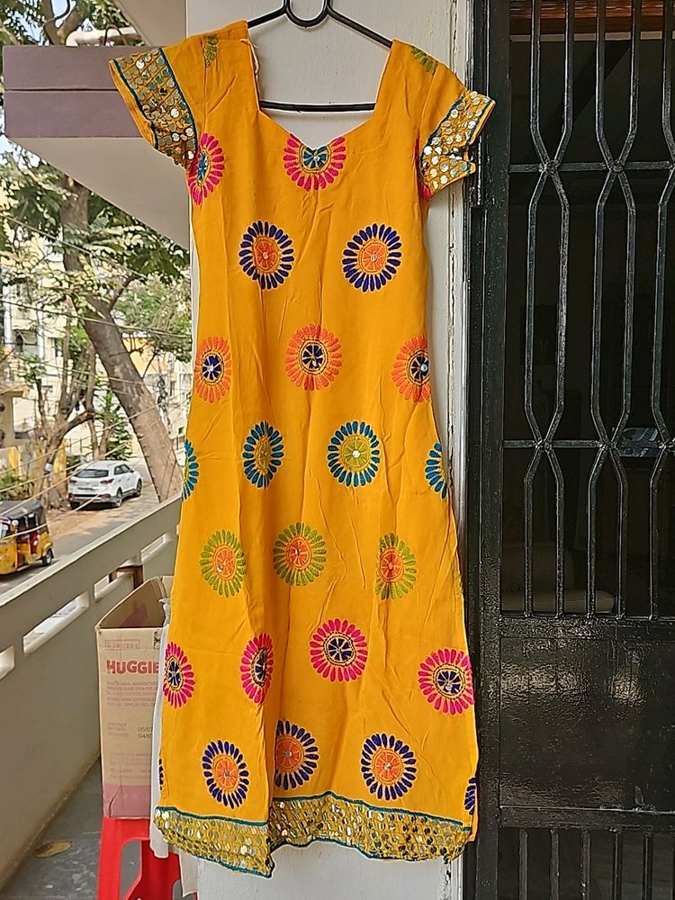 Mirror Work Kurtha