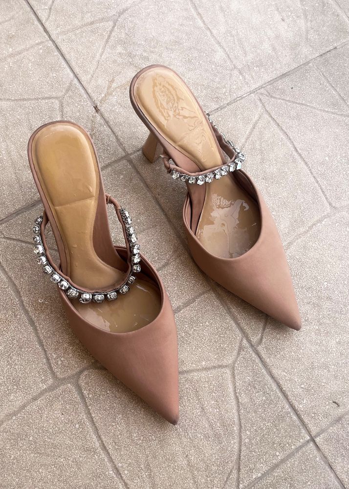 Selling Zara Heels