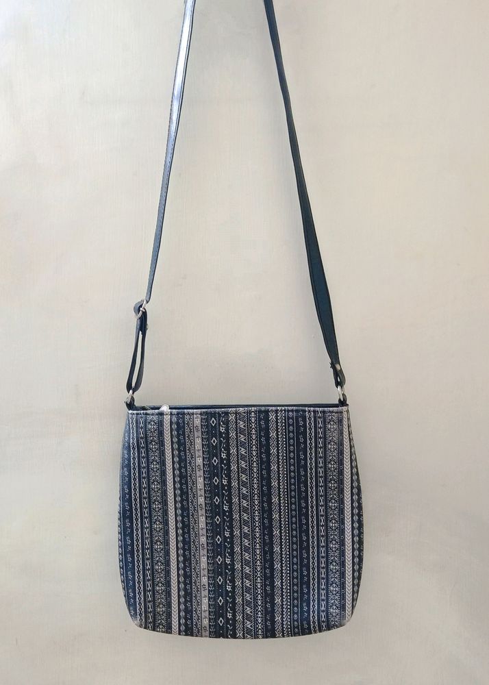 Black&White Sling Bag